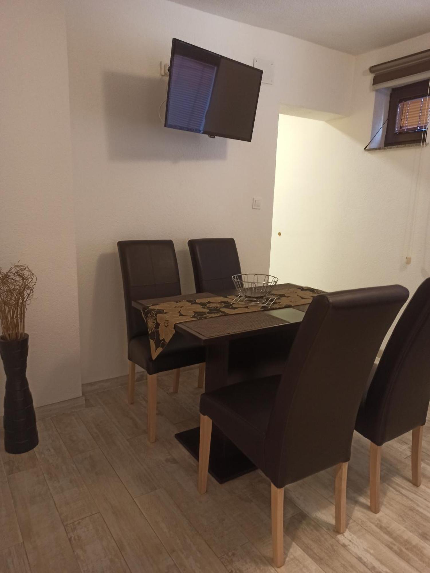 Studio Apartments Una Кореница Екстер'єр фото