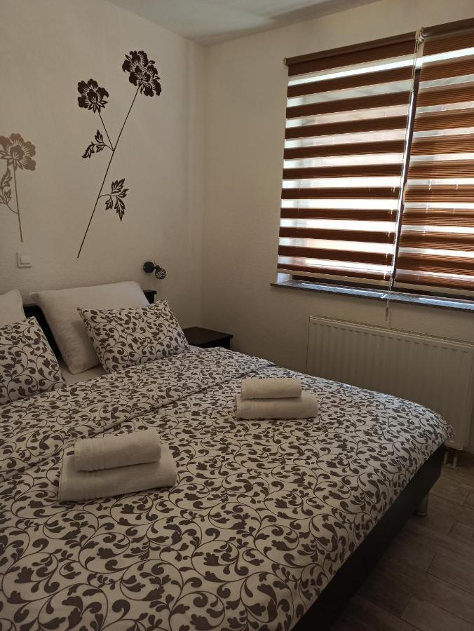 Studio Apartments Una Кореница Екстер'єр фото